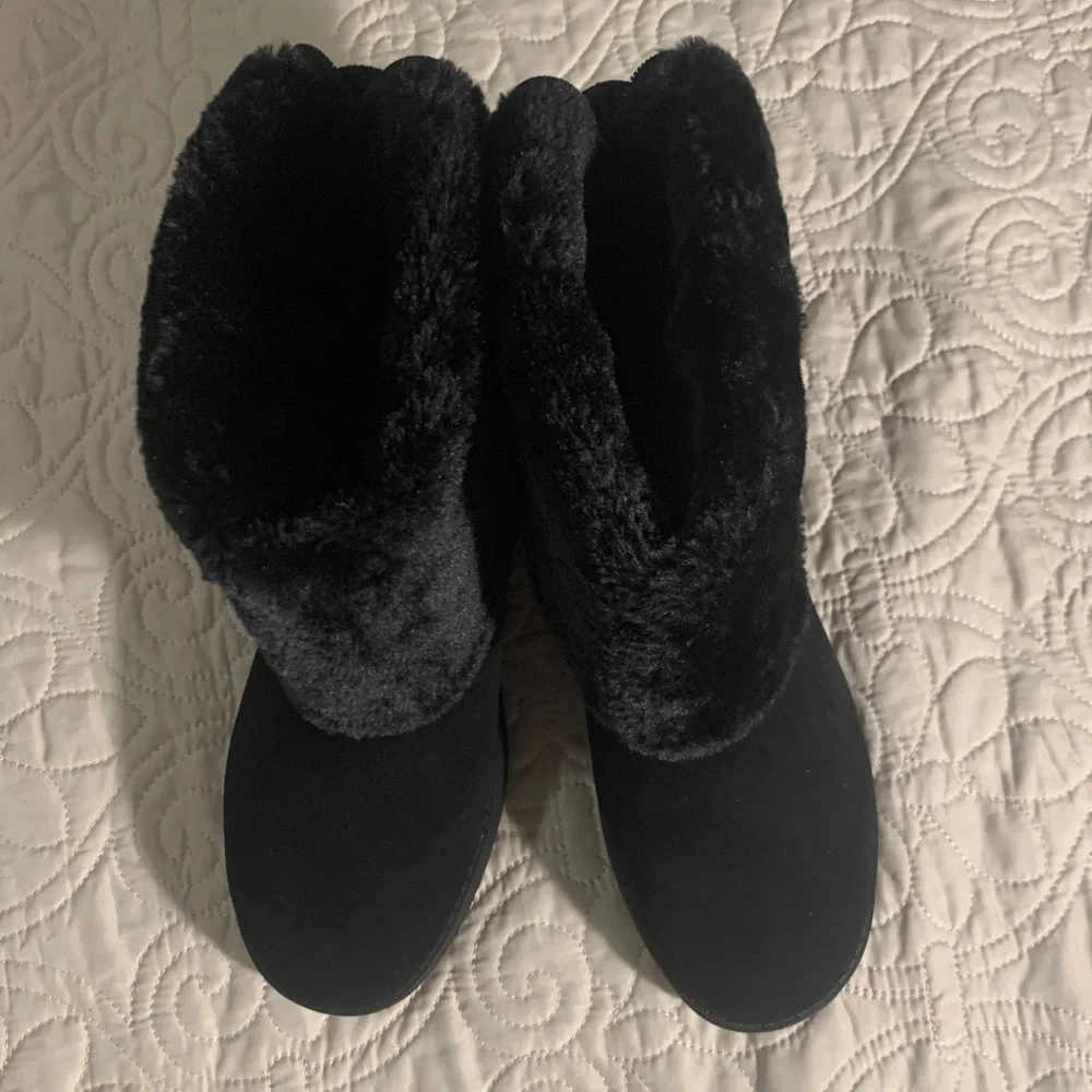 Universal Thread Black Suede Boots NWOT size 8